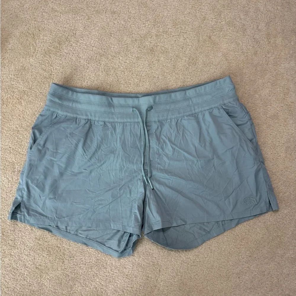 Women’s The North Face Athletic Shorts XL